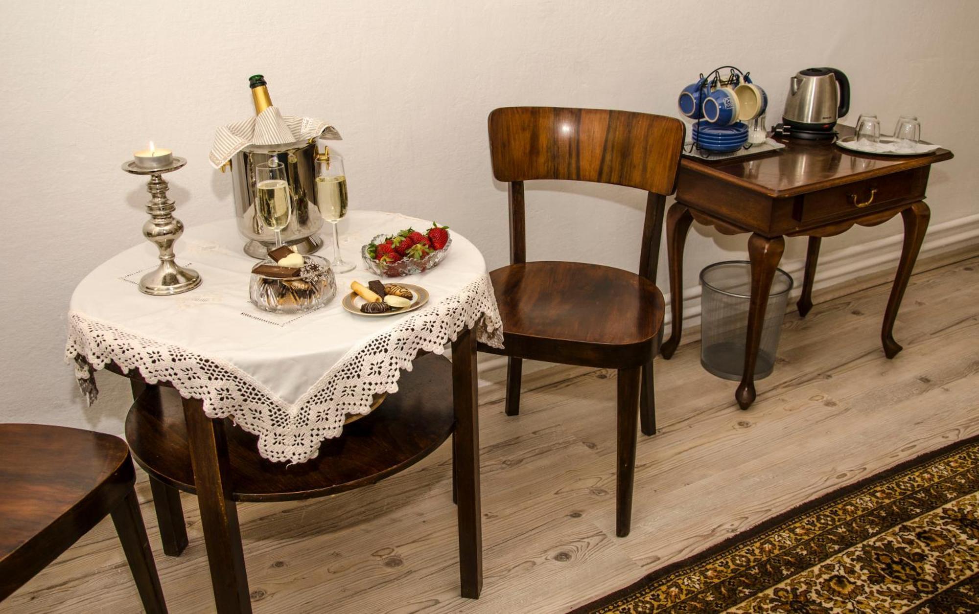 Trubarjev Art Boutique Hotel Lasko Phòng bức ảnh
